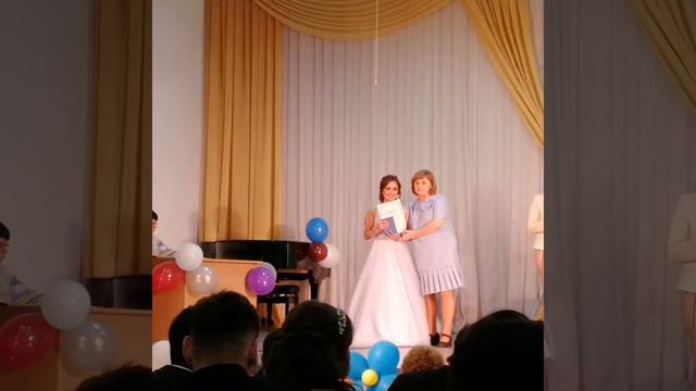 3 Школа Мегион вручение атестатов выпуск 2019г смотреть онлайн