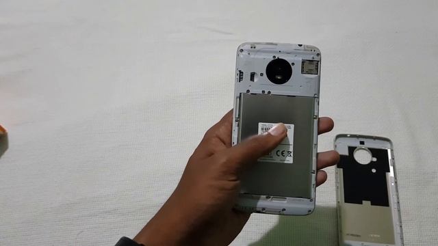 Moto E4 Plus Unboxing & Hands On смотреть онлайн