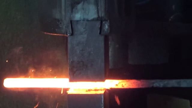 102 Практичный клинок из цепи бензопилы смотреть онлайн