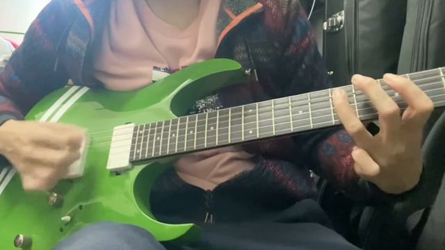 Ibanez JBBM25 Brubaker freestyle distortion demo (no talking) смотреть онлайн