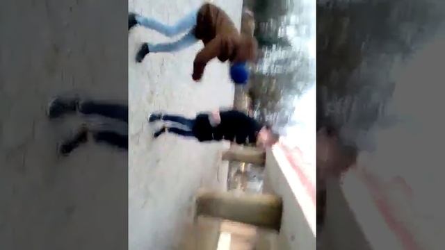 Низкий флекс от Колхоза ))) песню жаль плохо слышно смотреть онлайн