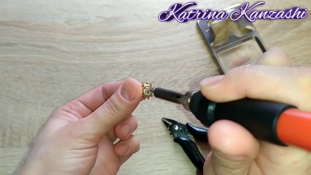 Зимние цветы из лент?#BeeBeecraft?#DIY✂️Kanzashi? Flores de inverno em fitas? BeeBeecraft✂️Kanzashi смотреть онлайн