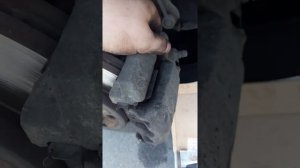 Замена передних колодок шкода рапид