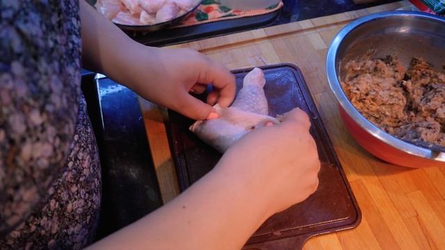 Фаршированные куриные ножки. Влог. смотреть онлайн