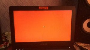 Красный экран ноутбука