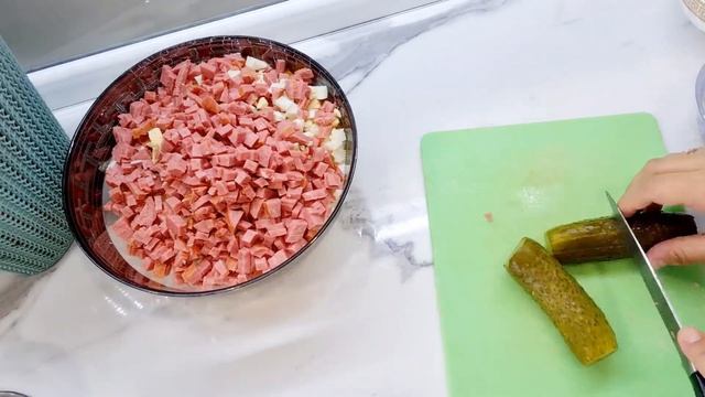 Самый вкусный салат. Оливье. Новогодний салат. Қазақша рецепт смотреть онлайн