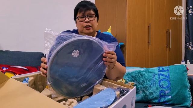 UNBOXING uBot - ROBOT VACUUM CLEANER - SUPER NICE! смотреть онлайн