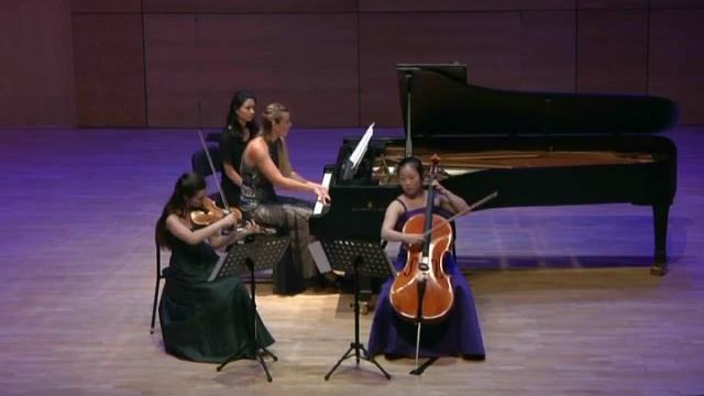 Rachmaninoff Trio élégiaque No. 1 in G minor and Xaver Scharwenka Piano Trio No.2 Op.45 in A minor смотреть онлайн