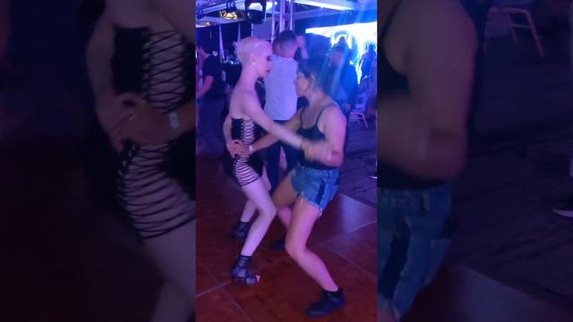 Amor En Paris- Kelvy Jai #bachata #amorenparis #kelvyjai #romanticbachata #sensualbachata #foryou смотреть онлайн