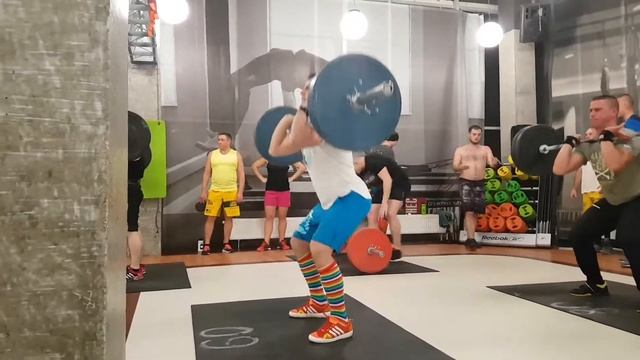 Front Squat !!! ФРОНТАЛЬНЫЕ ПРИСЕДАНИЯ - ОДНО ИЗ ЛУЧШИХ УПРАЖНЕНИЙ КРОССФИТ!!!?? смотреть онлайн