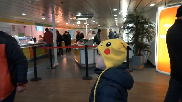 ВЛОГ на машине в Куршевель Засранцы во Франции Плывем на большом корабле в горы смотреть онлайн