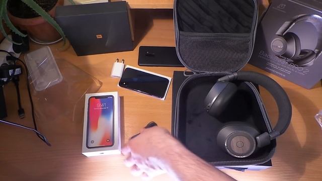 -sia- Plantronics BackBeat Pro 2 S.E. - IPHONE X - ) смотреть онлайн