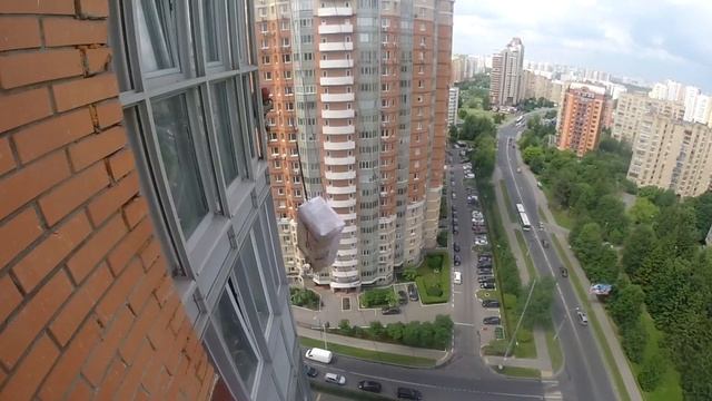 Как поднять мебель через окно смотреть онлайн
