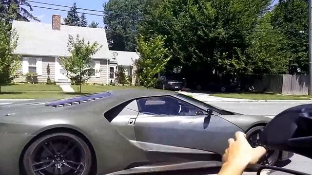 2017 Ford GT Driving on Road смотреть онлайн
