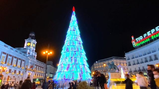MADRID Giant Christmas Tree (Puerta Del Sol) | Christmas 2020 смотреть онлайн