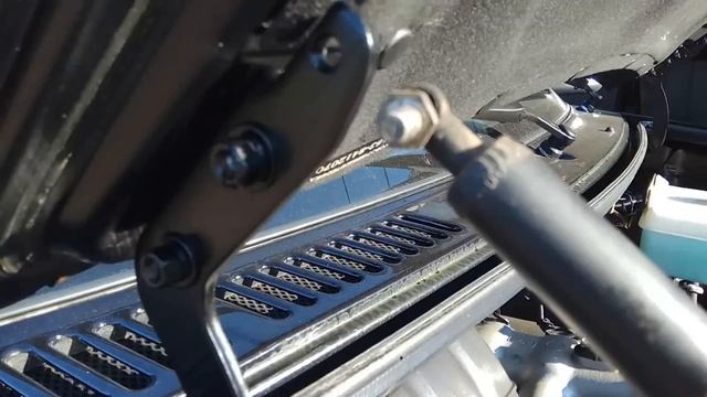 Пневмоупоры от ВАЗ 2108 на капот УАЗ Патриот смотреть онлайн