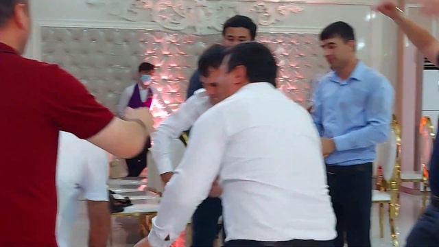 ТУЙ ДАР ДУШАНБЕ! РАВШАН АННАЕВ - ТУЁНАИ НАВ ЛАЙКРО ФАРОМУШ НАКУНЕД смотреть онлайн