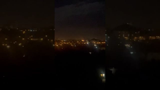 Террористы из ВСУ снова обстреливают жилые кварталы в центре Донецка из «Града» смотреть онлайн