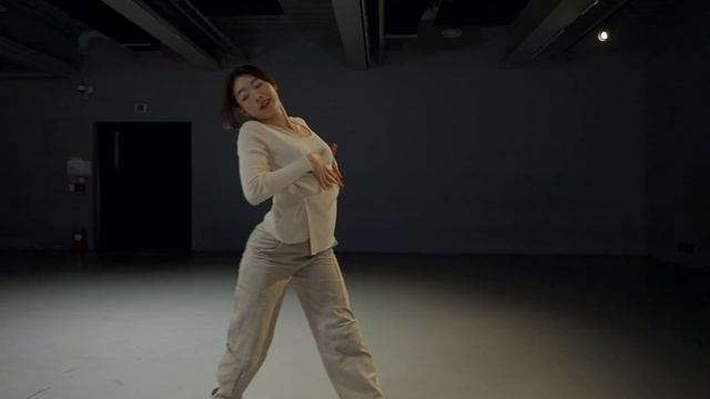 Ariana Grande - Greedy / Learner’s Class смотреть онлайн
