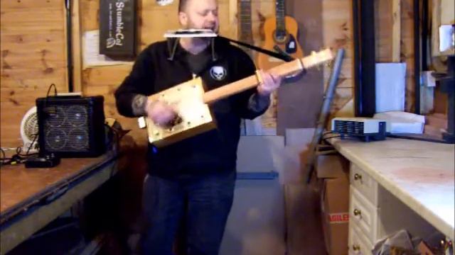 Demo the Flora Fina 4-String Cigar Box Guitar смотреть онлайн