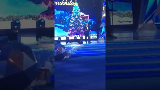 Назарбаев жгёт на новогоднем балу смотреть онлайн