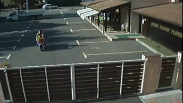 Научись водить скутер смотреть онлайн