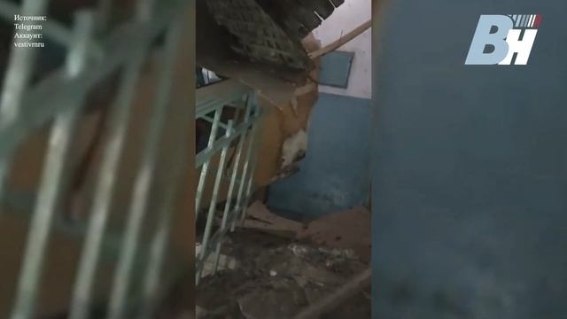 В Воронеже в жилом доме обрушился потолок смотреть онлайн
