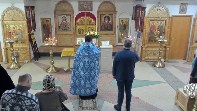 Акафист Богородице за воинов в Храме святых целителей Косьмы и Дамиана г. Екатеринбург 18.12.2022. смотреть онлайн