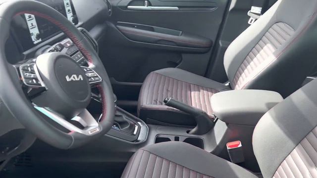 Kia Sonet Zenith 2023 Nuevo Logo смотреть онлайн