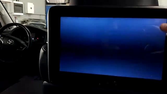 Универсальный монитор в подголовник INCAR CDH 105BL 10.6 смотреть онлайн