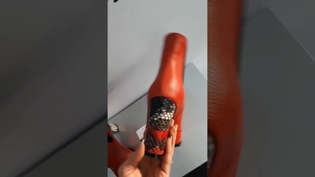 Яркие красные женские ботинки на толстом каблуке ручной работы от Astery Leather Goods смотреть онлайн