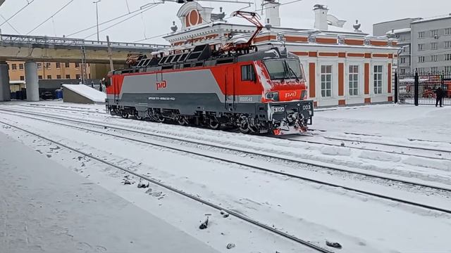 Электровоз ЭП20-003 На Станции Нижний-Новгород-Московский смотреть онлайн