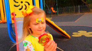 Эльвира и братик ИСТОРИЯ БУ БУ НА ПЛОЩАДКЕ для детей