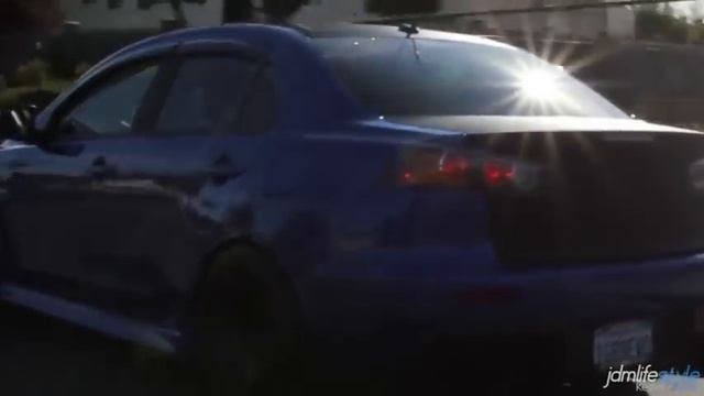 Mitsubishi Evolution X || Red Vs. Blue смотреть онлайн