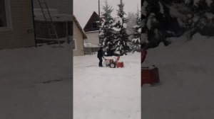 Обзор работы Мотоблока МТЗ со снегоуборщиком по глубокому снегу.