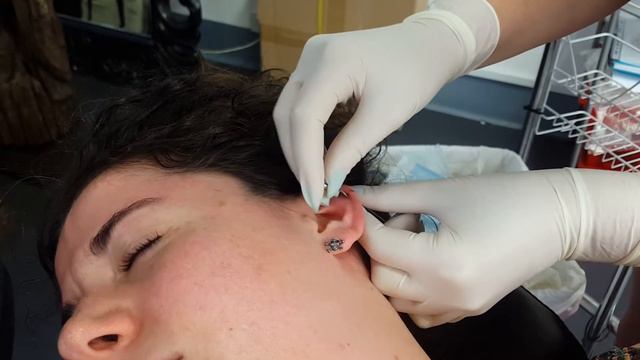 Industrial Piercing By Georgina. смотреть онлайн