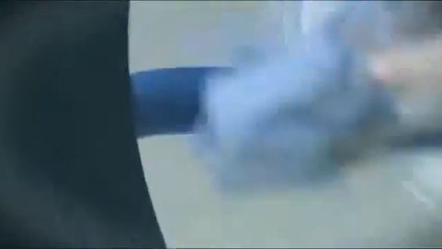 Клей герметик Динитрол. Установка лобового стекла. смотреть онлайн