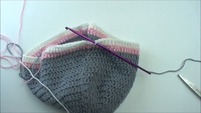Вязанная шапочка для девочки крючком смотреть онлайн