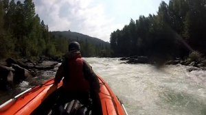 Штурм первой ступени Большого Манского Порога. Solar 420 стрела + Mercury 25 jet