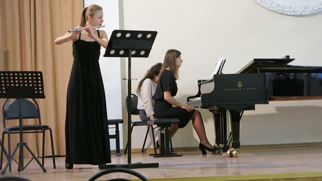 Robert MUCZYNSKY. Sonate for Flute and Piano. Flute (Larisa Malyutina, Vladislava Kovalenko) смотреть онлайн