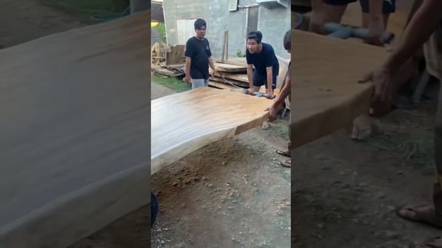 Это Индонезия детка? Слэбы из Суара. #доставкапомиру #массив #стол #слэб #exoticwood смотреть онлайн