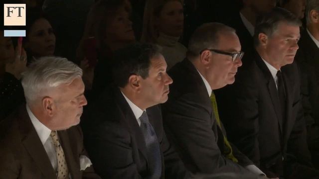 Calvin Klein: a global lifestyle brand powers on смотреть онлайн