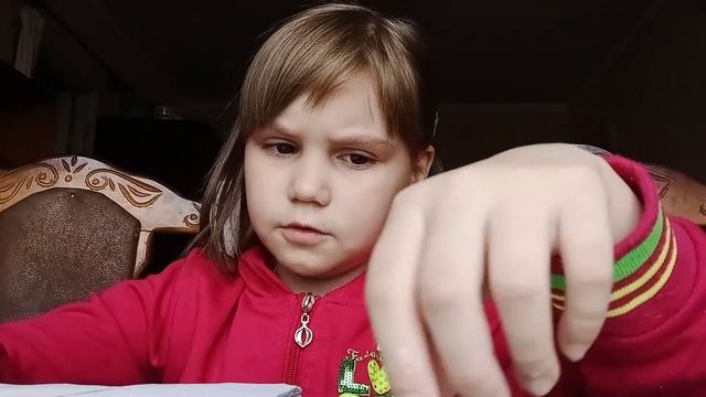 ВЛОГ\ЛИЗА РАССКАЗЫВАЕТ ПРО ШКОЛУ И РИСУЕТ РИСУНКИ смотреть онлайн