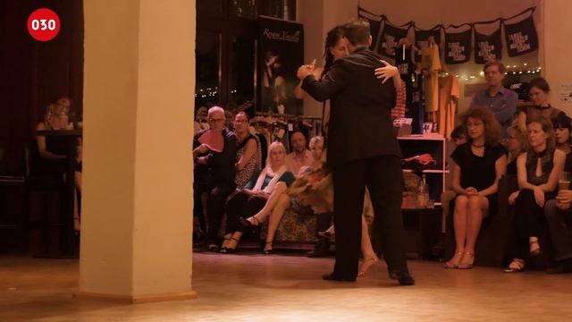 Rebecca Rorick Smith and Michael Watson – Solamente ella смотреть онлайн