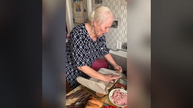 Утренние бутерброды с колбасой и сыром по рецепту бабушки смотреть онлайн