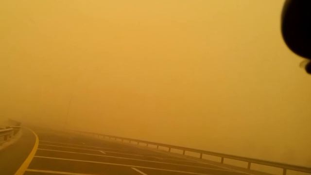 Driving through Dubai SandStorm 2015 смотреть онлайн