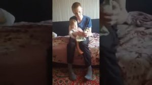 Папа памперс тоже может поменять