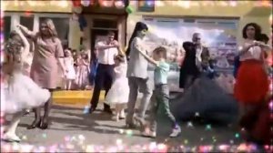 танец с родителями "СЧАСТЬЕ с папами и мамами" на выпускном в детском саду