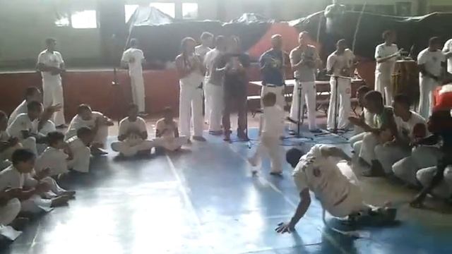 XIII Batizado Associação Capoeira Interação 1° jogo смотреть онлайн
