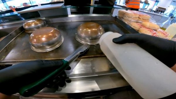 Burger bar: 33 minutes of POV service ???